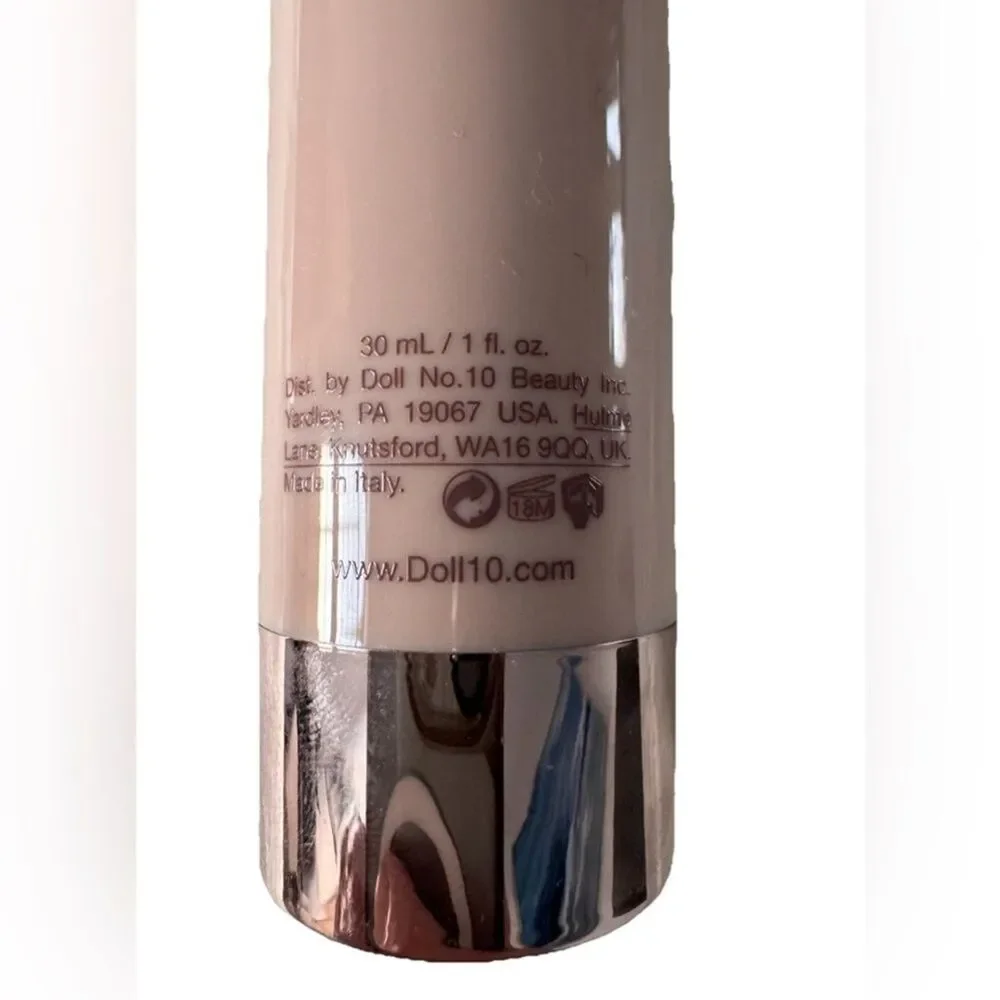 Doll 10 HydraLuxe Smoothing Foundation NEW without Box  1 Fl oz Shade Medium